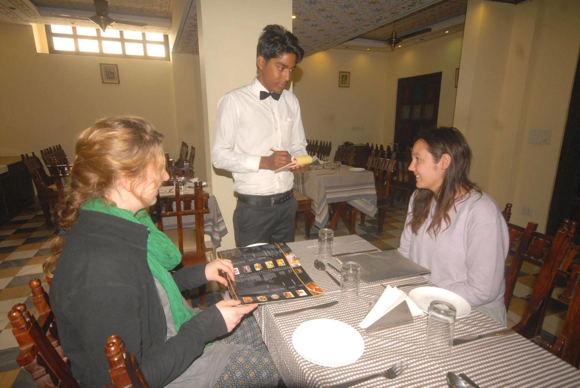 Rajputana Haveli - Jaipur Hotel Buitenkant foto